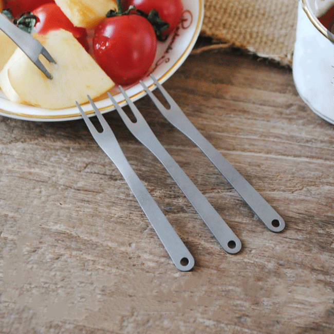 Silver Color Titanium Camping Parts Titanium Outdoor Cookware Fruit Fork With Handle